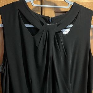 Dressbarm. Cute little black dress that is the problem to little for me 🤣